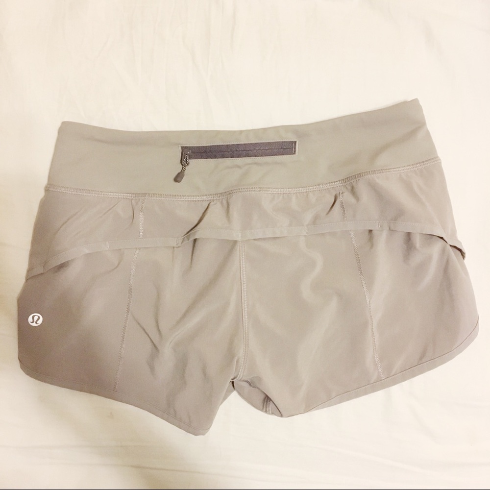 Lululemon Speed Short - Size 4 (Dark Chrome)